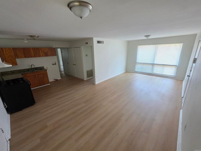 Photo - 4 N Meadowcliff Dr