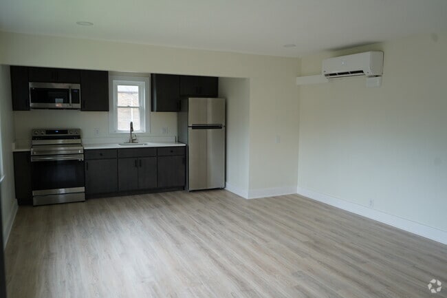 Building Photo - 2003 Fulton Rd NW Unit 3 Rental