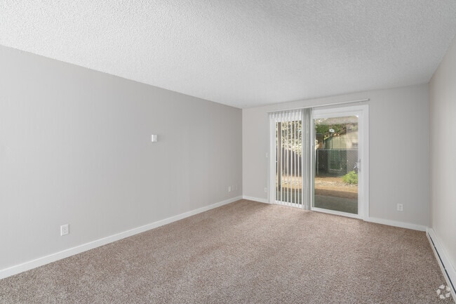 1BR, 1BA - 640SF - Living Room