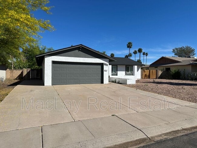 Photo - 1114 E Carter Dr