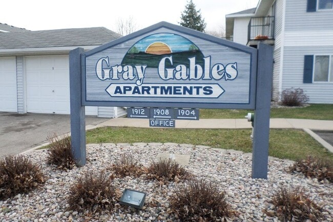 GRAY GABLES OF ALBERT LEA - GRAY GABLES OF ALBERT LEA Apartments