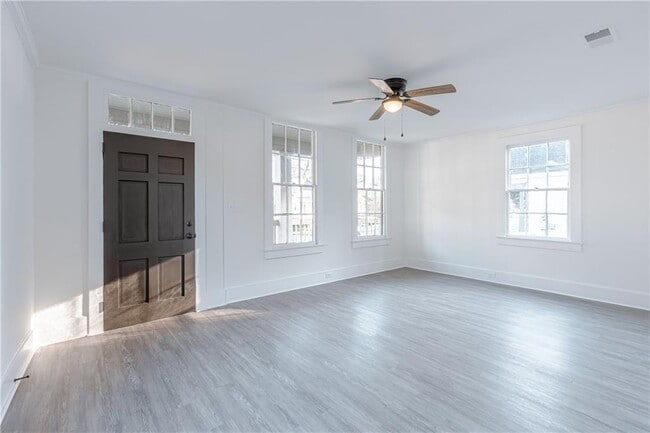 Photo - 1013 Elmira St