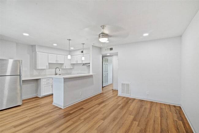 Photo - 800 Heights Blvd Condo Unit 52