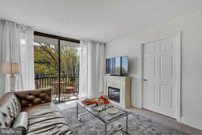 Photo - 3401 38th St NW Unit 407