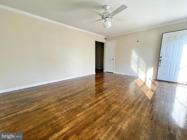 19 Hickory Ln