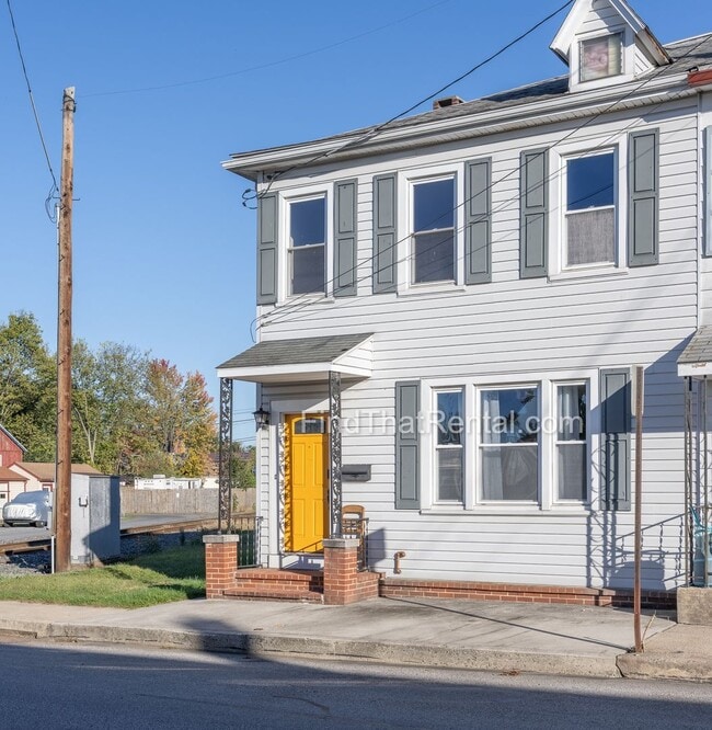 Photo - Downtown Carlisle Beautifully Renovated Pe...