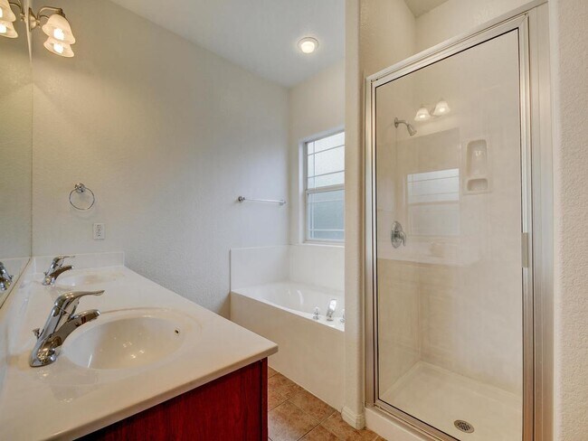 Photo - 504 Nelray Blvd