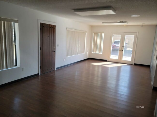 Photo - 1491 W Thatcher Blvd