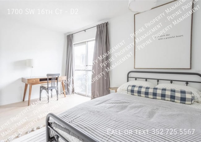 Photo - 1700 SW 16th Ct