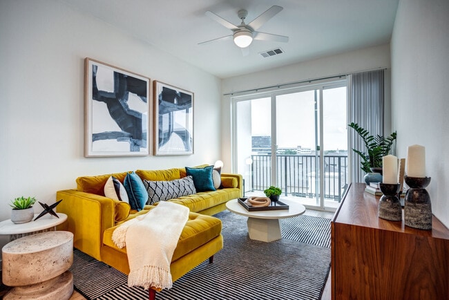 Lakeshore Pearl apartments — community photo
