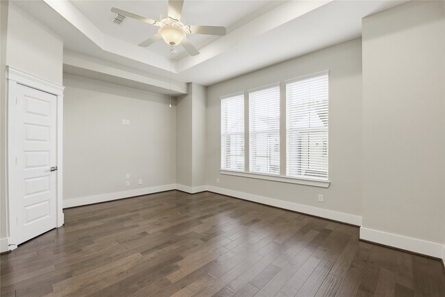 Photo - 819 Algona Ave