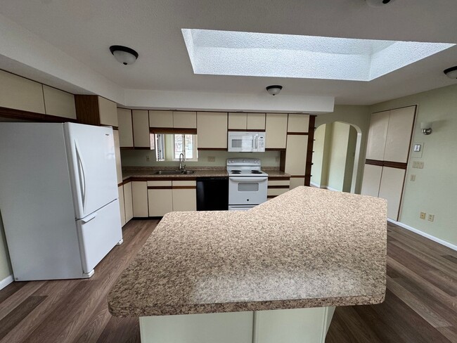 Building Photo - Upgraded 3 Bedroom Home with Garage and Ba...