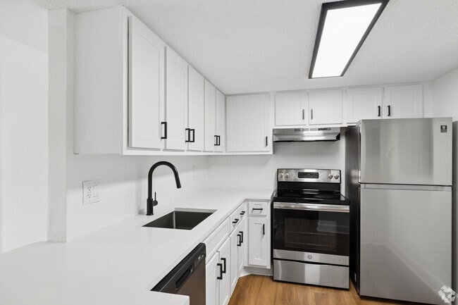 The Swan II - 2BR, 2BA - 950SF - Kitchen