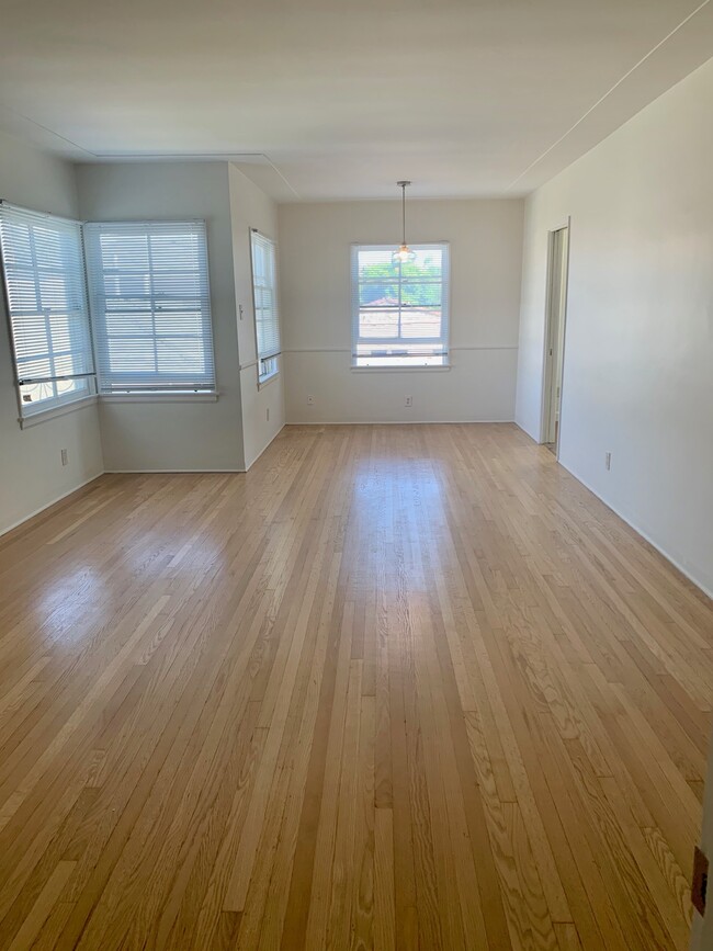 Living/Dining Room - 1134 W 85th St Apartamentos Unidad 3