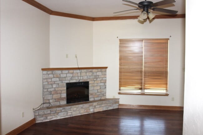 Photo - GREAT HOME IN THE EISENHOWER VILLAGE AREA!!