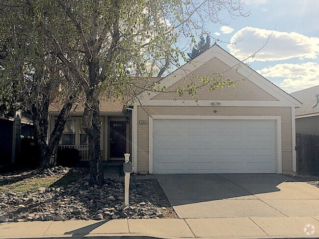 Building Photo - Single Story Sparks House - 2 Car Garage/P...