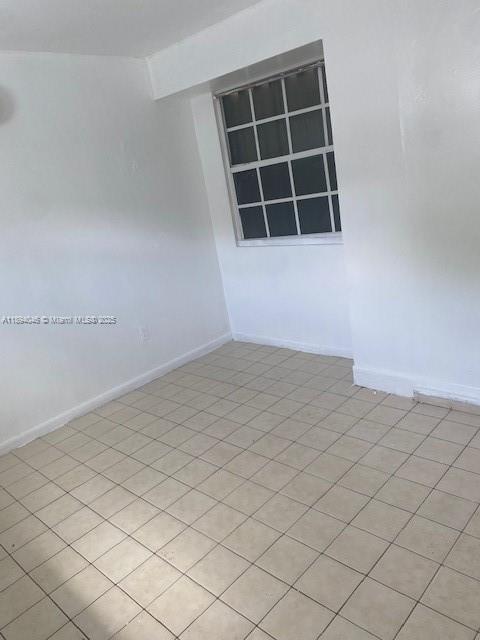 Photo - 1530 NE 180th St