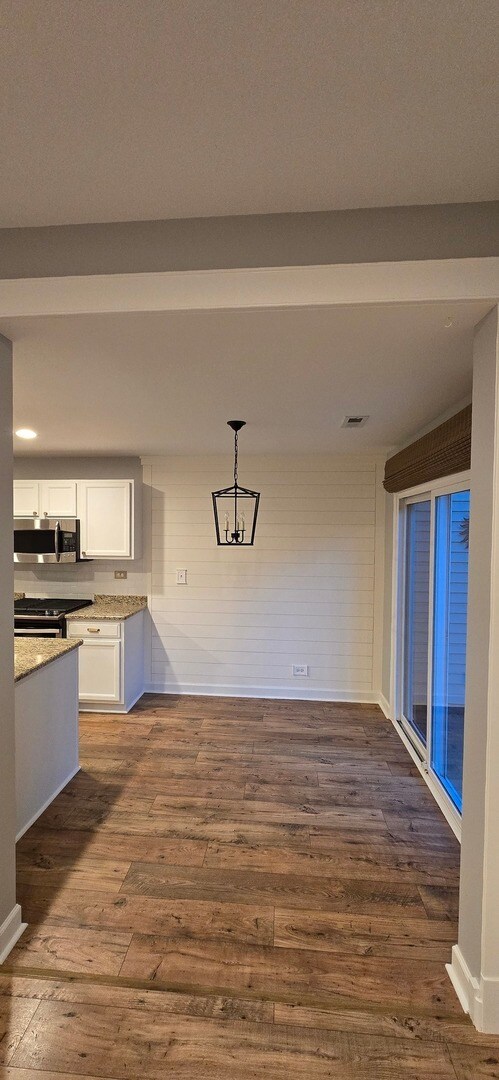 Photo - 497 Metropolitan St