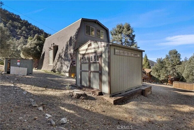 Photo - Clean Gambrel Style Cabin in Pine Mountain Club - Available for Immediate Lease, Fully Furnished ...