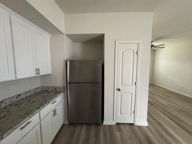 Photo - 315 Marsh Ln