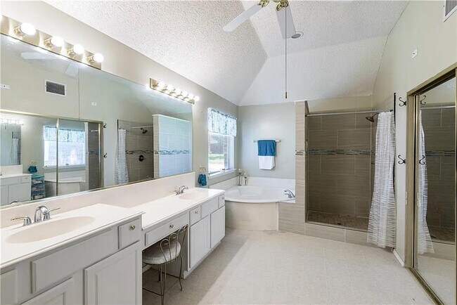 2409 Homestead Dr