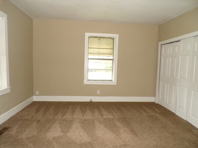 Photo - 900 Center St