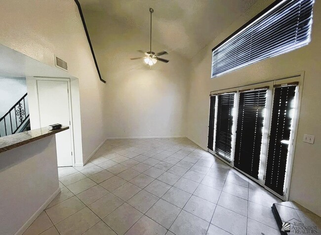 Photo - 2045 S 14th Ave Unidad 10