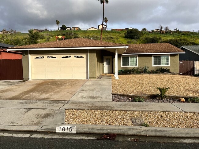 Building Photo - Charming house for rent in Encanto!