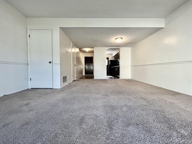 Photo - 901 Olmstead Dr