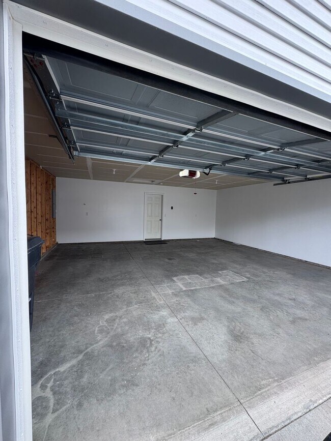Photo - 719 Hillcrest Dr SE