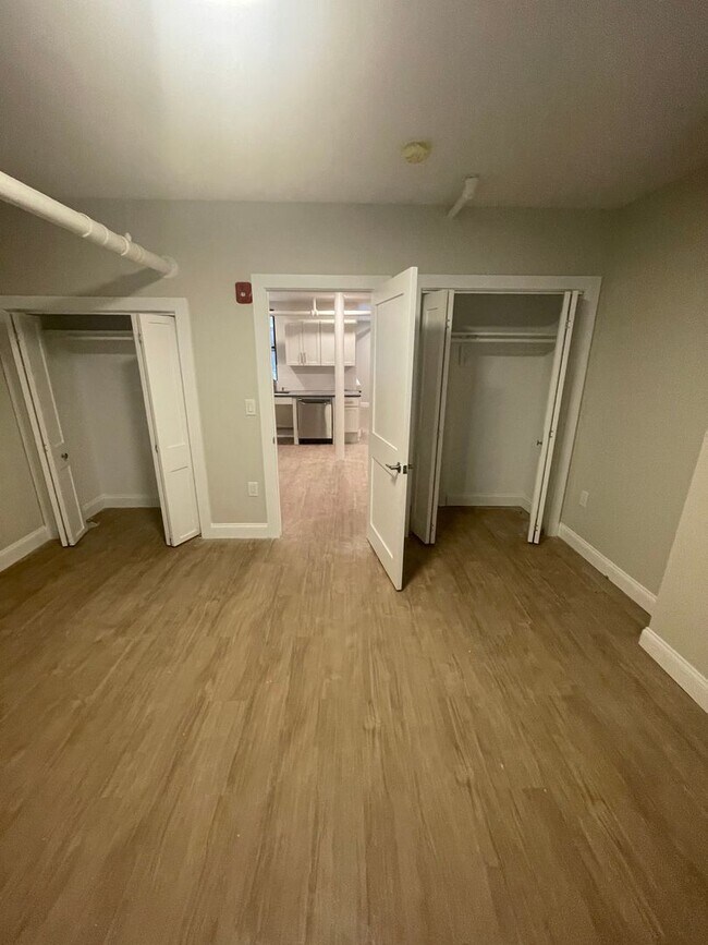 Photo - NO FEE!  CLEVELAND CIRCLE 1 BEDROOM WITH RENOVATED KITCHEN AVAILABLE 9/1