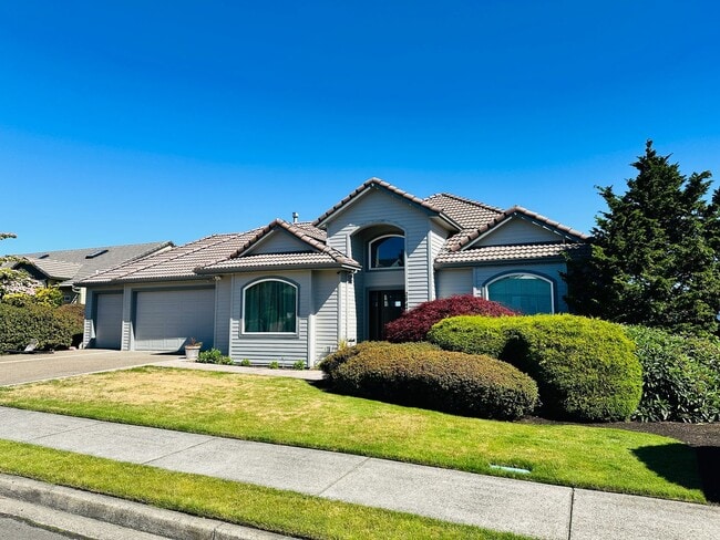 Photo - Stunning Custom Camas Home