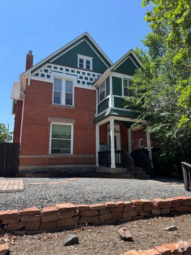 Building Photo - Charming 2 Bed 1.5 Bath in West Wash Park! Unit #3 Rental