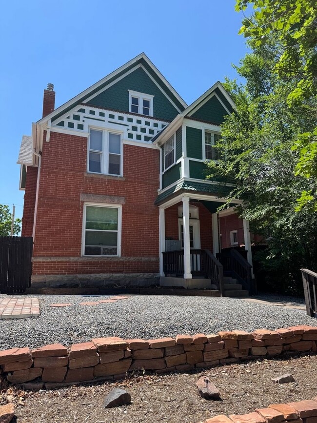 Charming 2 Bed 1.5 Bath in West Wash Park! - Charming 2 Bed 1.5 Bath in West Wash Park! Apartment Unit #3