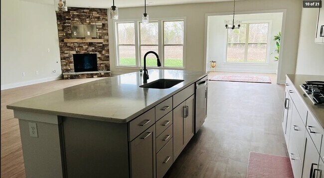836 Chalkstone Ln