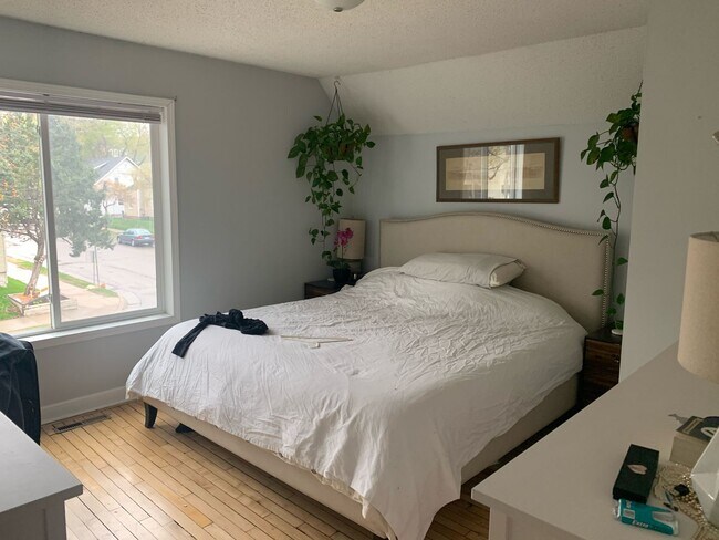 Building Photo - Single Family Home in Bryn Mawr - 3 bed 2 bath!