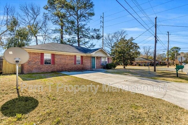 Photo - 1835 Upson St