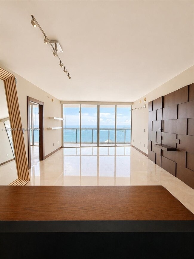 Photo - 465 Brickell Ave Unit 5605