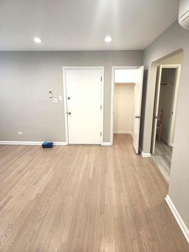 Photo - 5910 W Gunnison St Unidad 1R