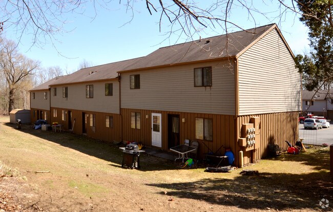 Fort Edwards Commons - Fort Edward Commons