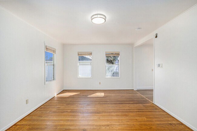 Photo - 1542 Bay St Unit 1542