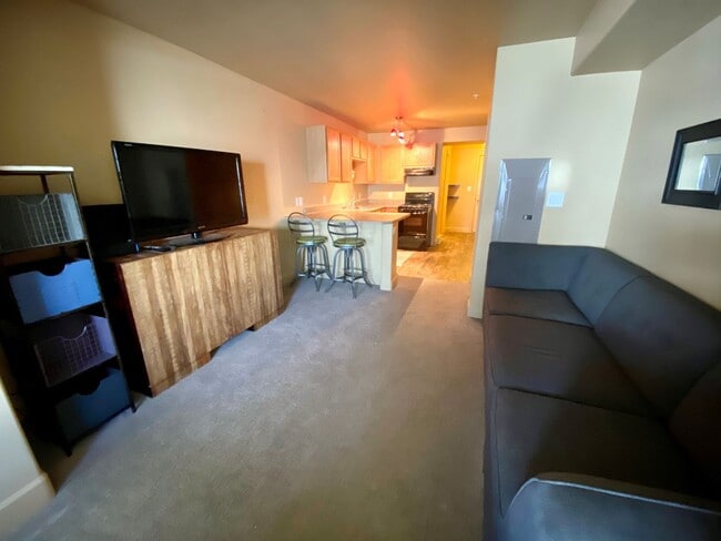 Building Photo - Perfect Furnished Studio with ALL the AMENITIES!
