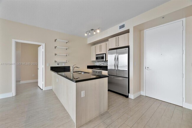 Photo - 79 SW 12th St Unit 4004S