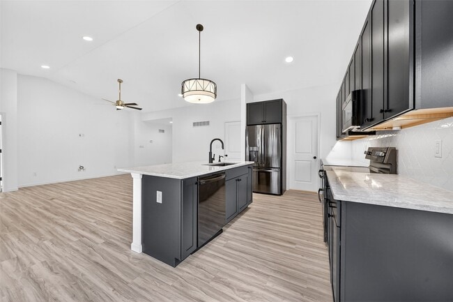 Photo - 203 Homestretch Ln