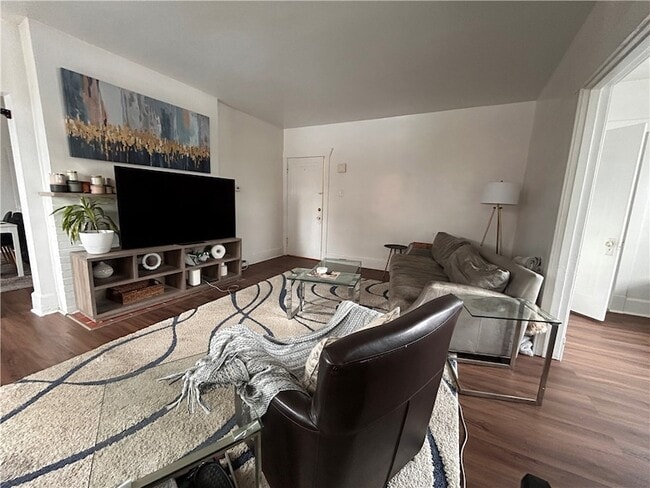 Photo - 2150 Wightman St