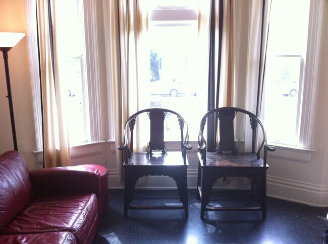 Building Photo - 1215 W 30th St Rental