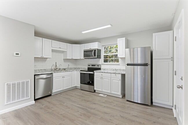 Photo - 923 McCubbins Rd