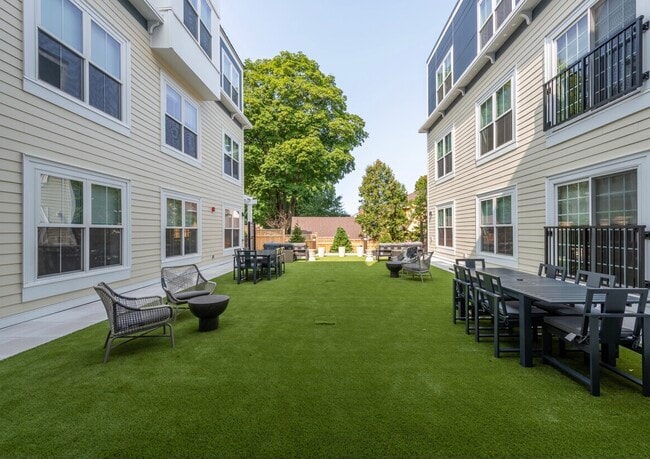 Photo - 485 Common St Unit B20