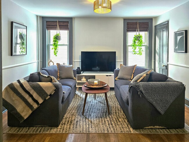 Building Photo - 710 3rd Ave Unit 1 Rental