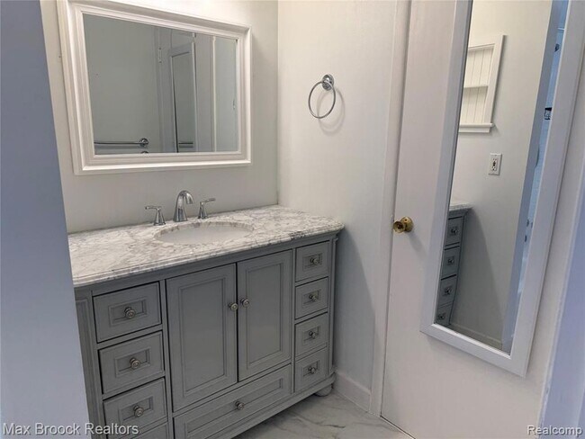 Photo - 1671 Cass Lake Rd